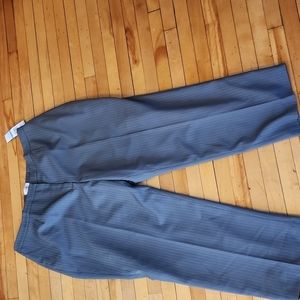 Womens suit pants by Le Suit. Grey pin strip size 20W
